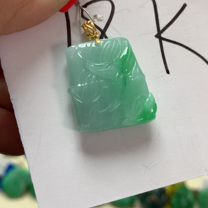 翡翠吊坠(不含链)18K金镶嵌