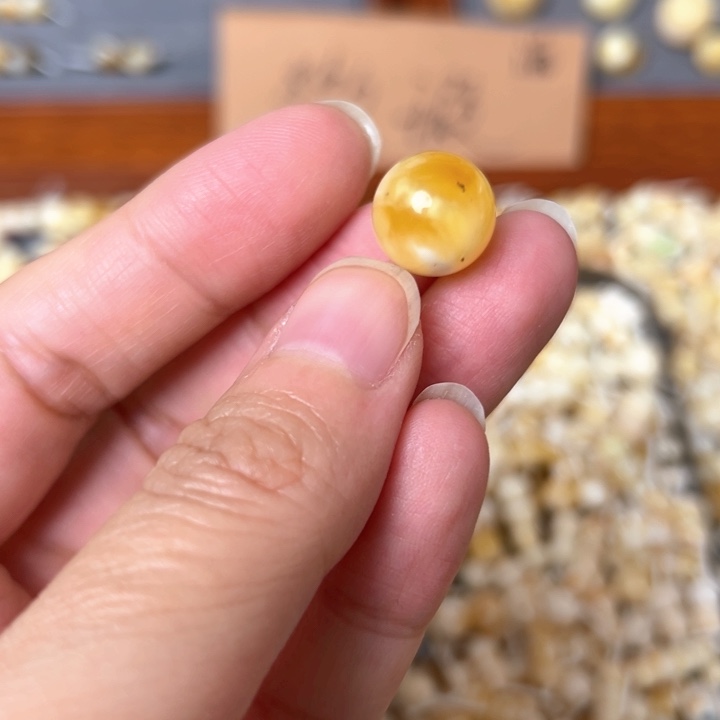 蜜蜡未镶嵌裸石12.3mm一个