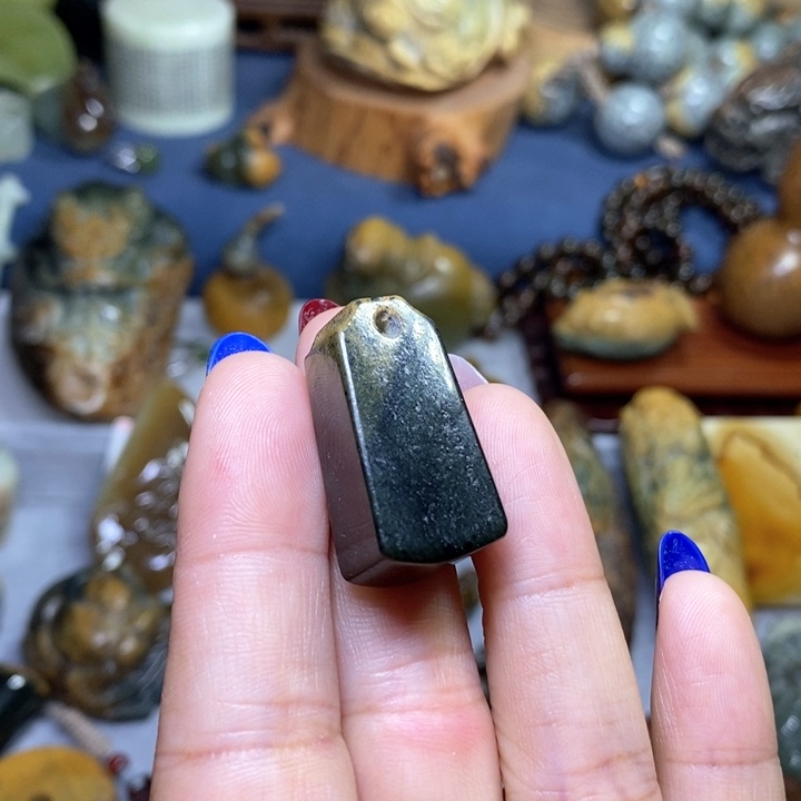 岫岩河磨玉（透闪石质玉）吊坠特价未镶嵌