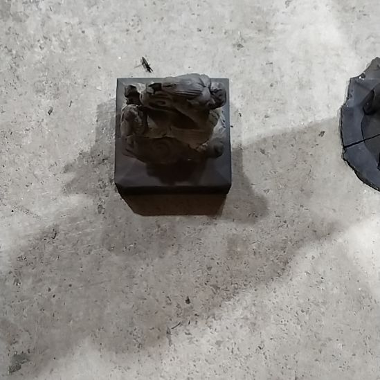 大***水黄色的装饰品摆件的