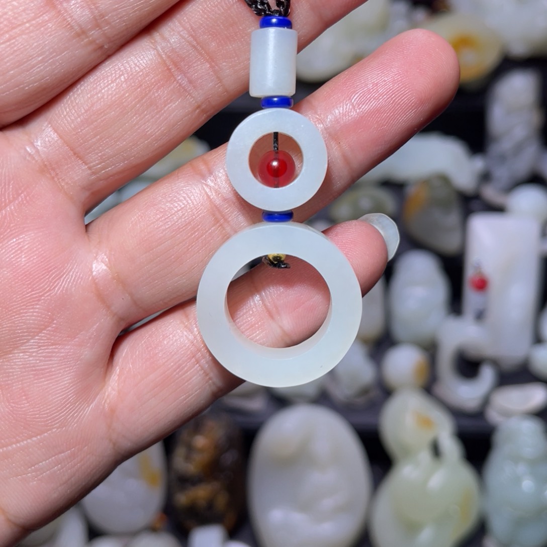 和田玉颈饰未镶嵌