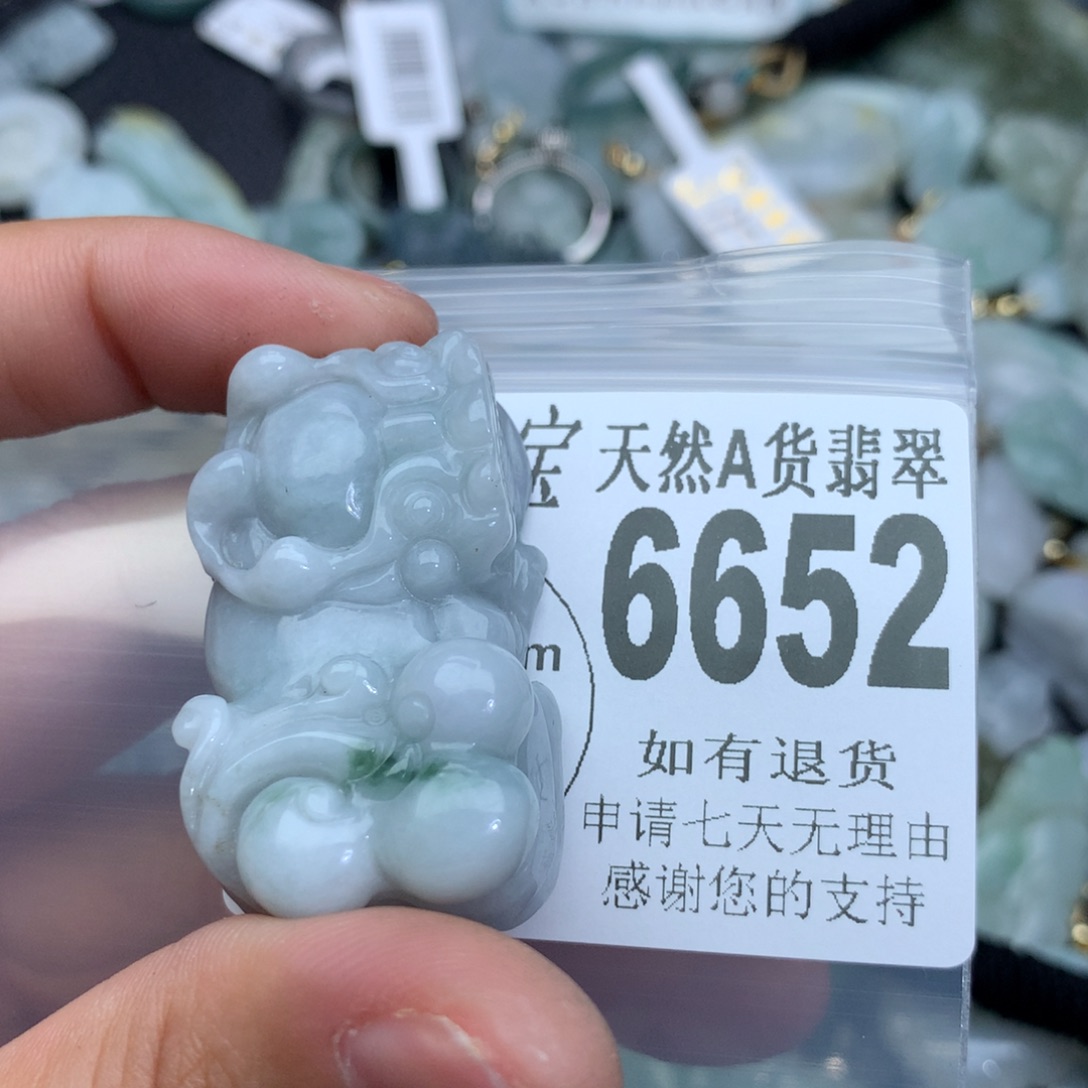 翡翠颈饰未镶嵌6652。