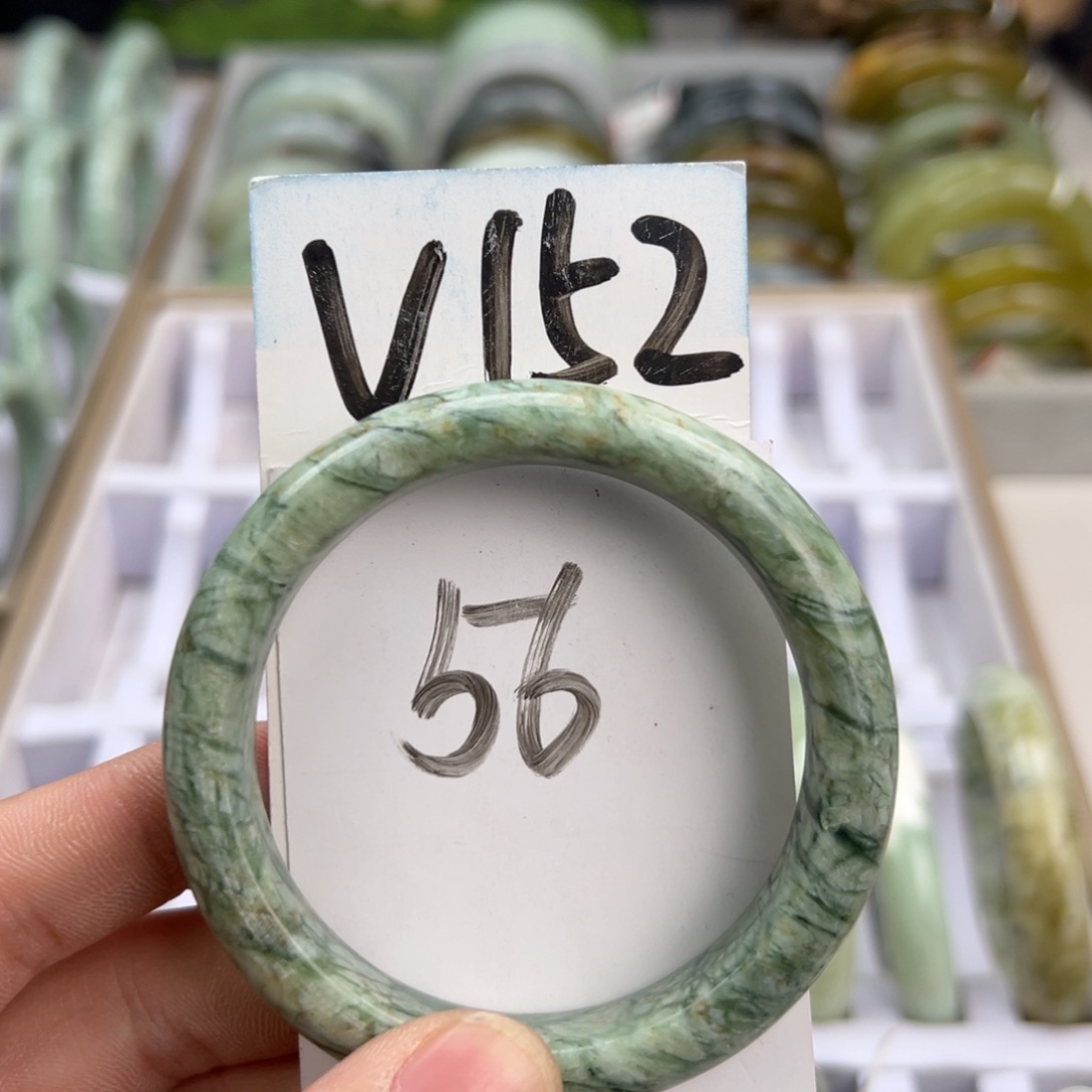 岫玉手镯未镶嵌天然岫玉微瑕