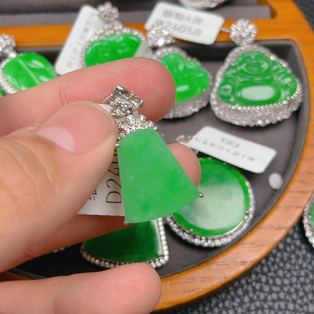 【闪购商品】翡翠吊坠(不含链)银S925镶嵌