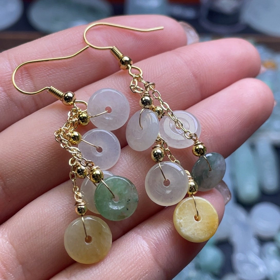 颈饰未镶嵌翡翠微瑕