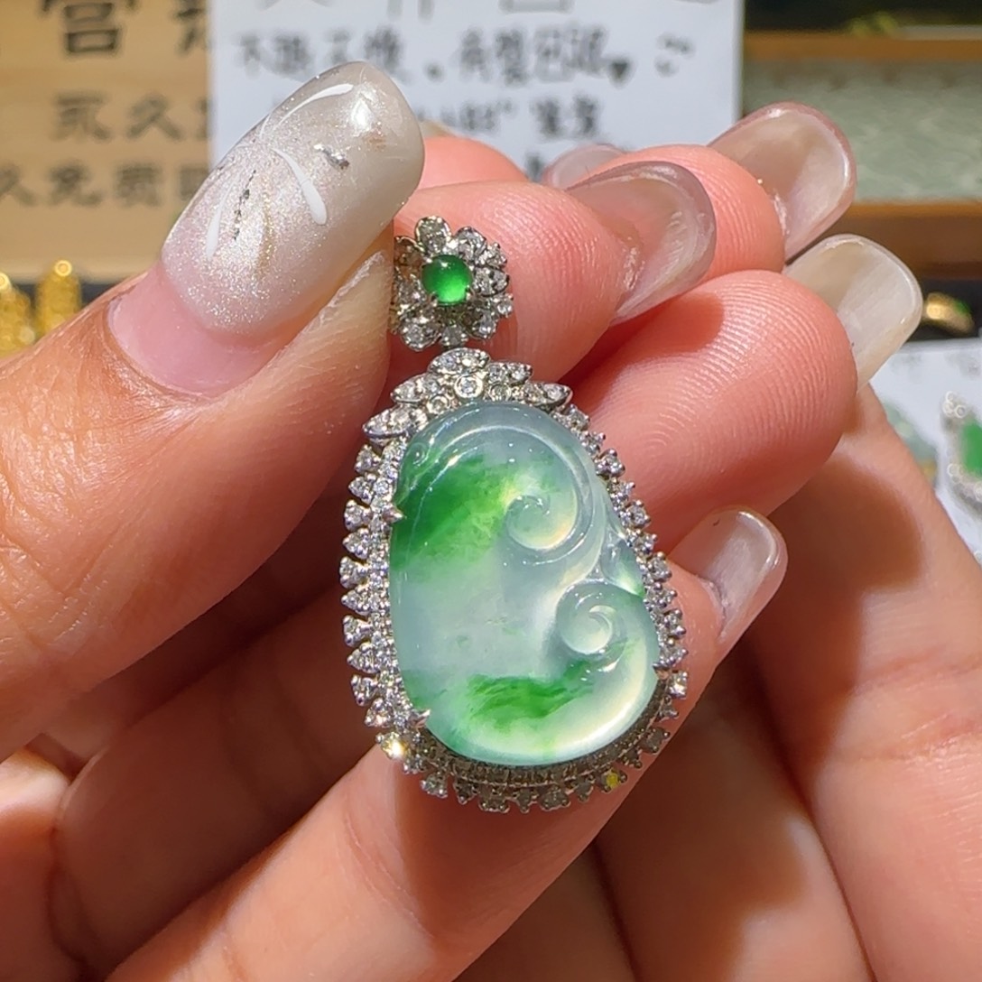 【闪购商品】翡翠颈饰18K金镶嵌缅甸