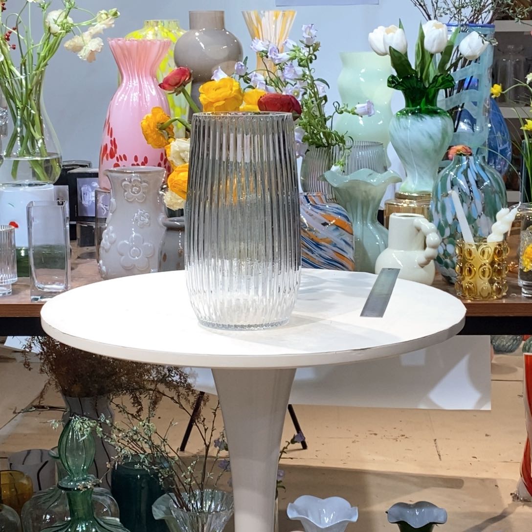 玻璃花瓶条纹透明 口9.5高23宽13
