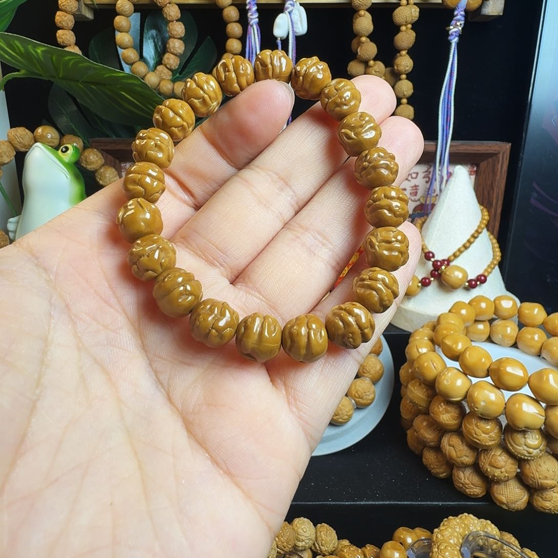 猴头核桃手串小*爱心兔