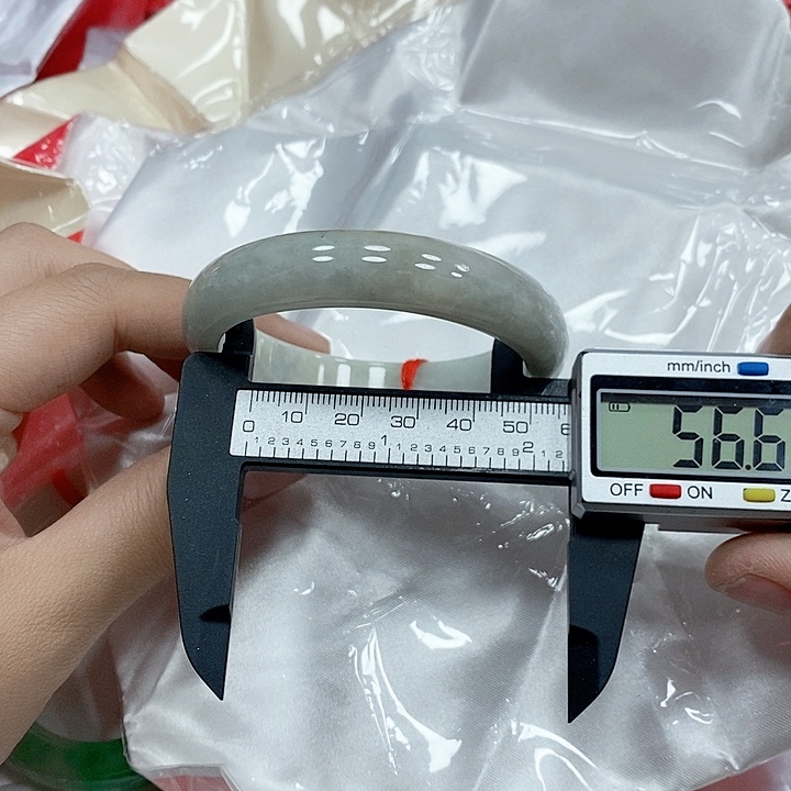 翡翠手镯未镶嵌298          