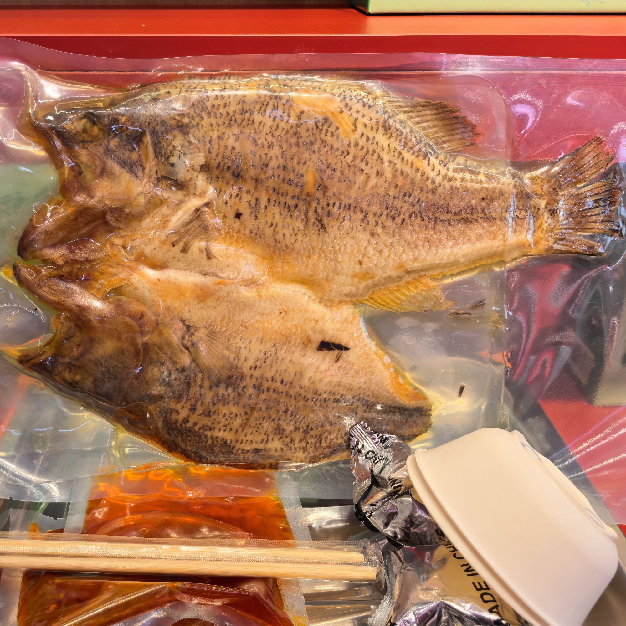 鲈鱼、香辣料包赠简包箱送一条同款