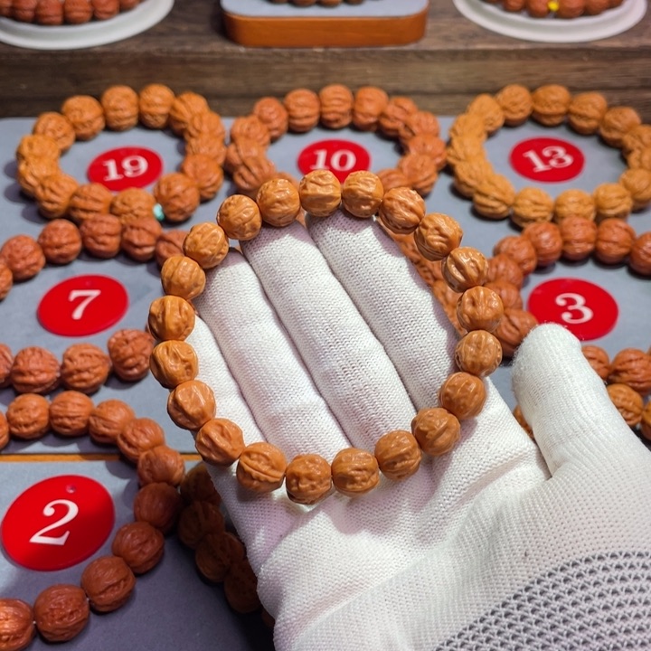 文玩核桃手串八棱