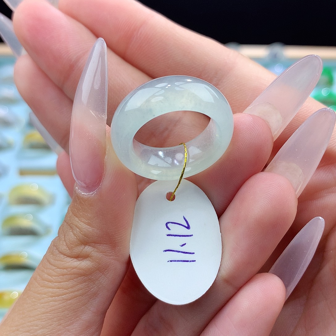 翡翠戒指未镶嵌m**o11-12圈