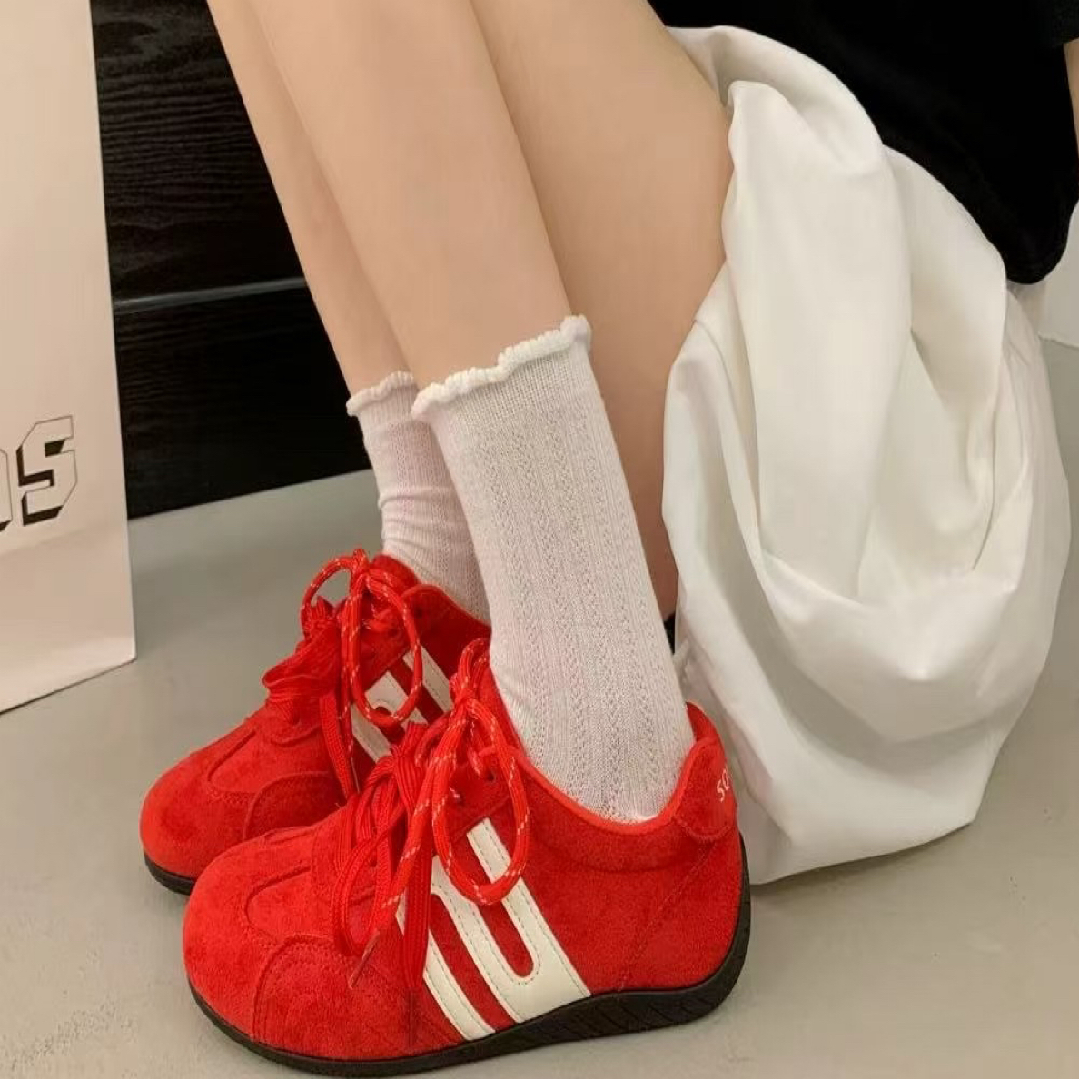 韩版防滑德训鞋复古高级感低帮轻便红色透气百搭时尚平底休闲鞋