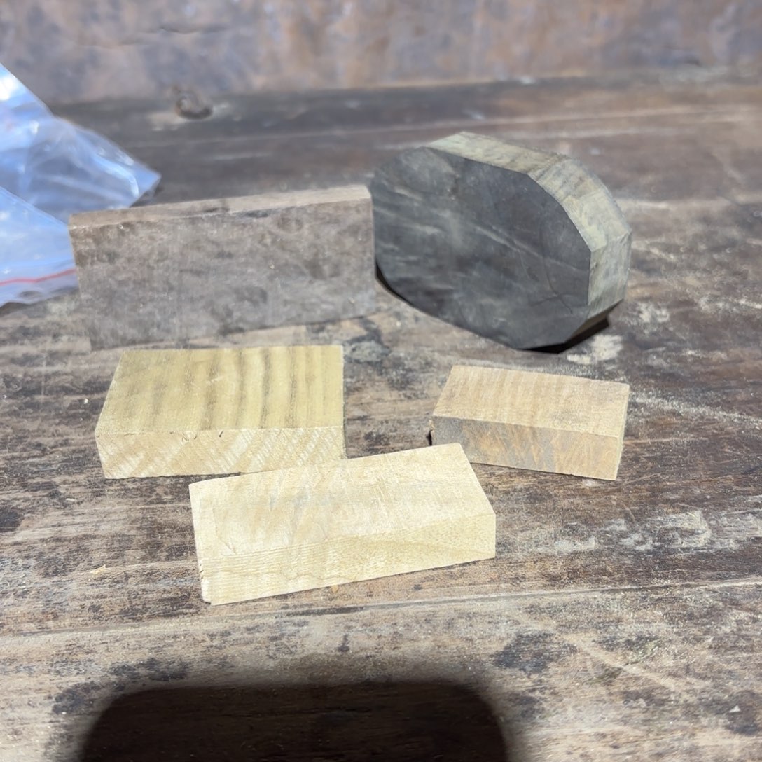 丽***雕金丝楠木无事牌材料