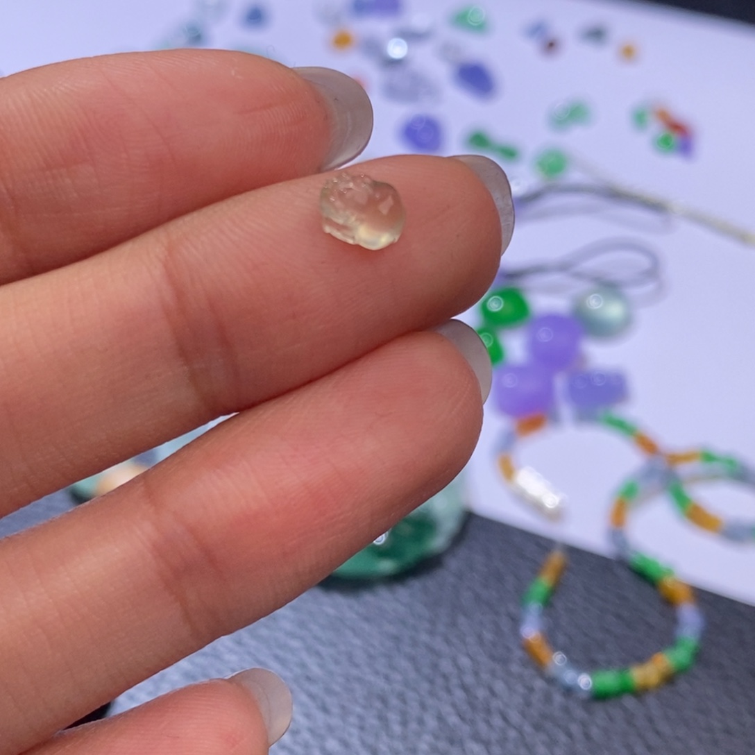 翡翠未镶嵌颈饰翡翠金蟾裸石