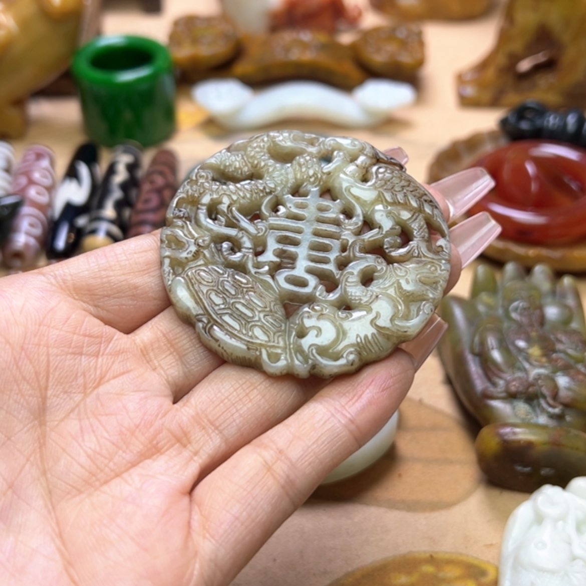 【闪购商品】蛇纹石玉颈饰未镶嵌