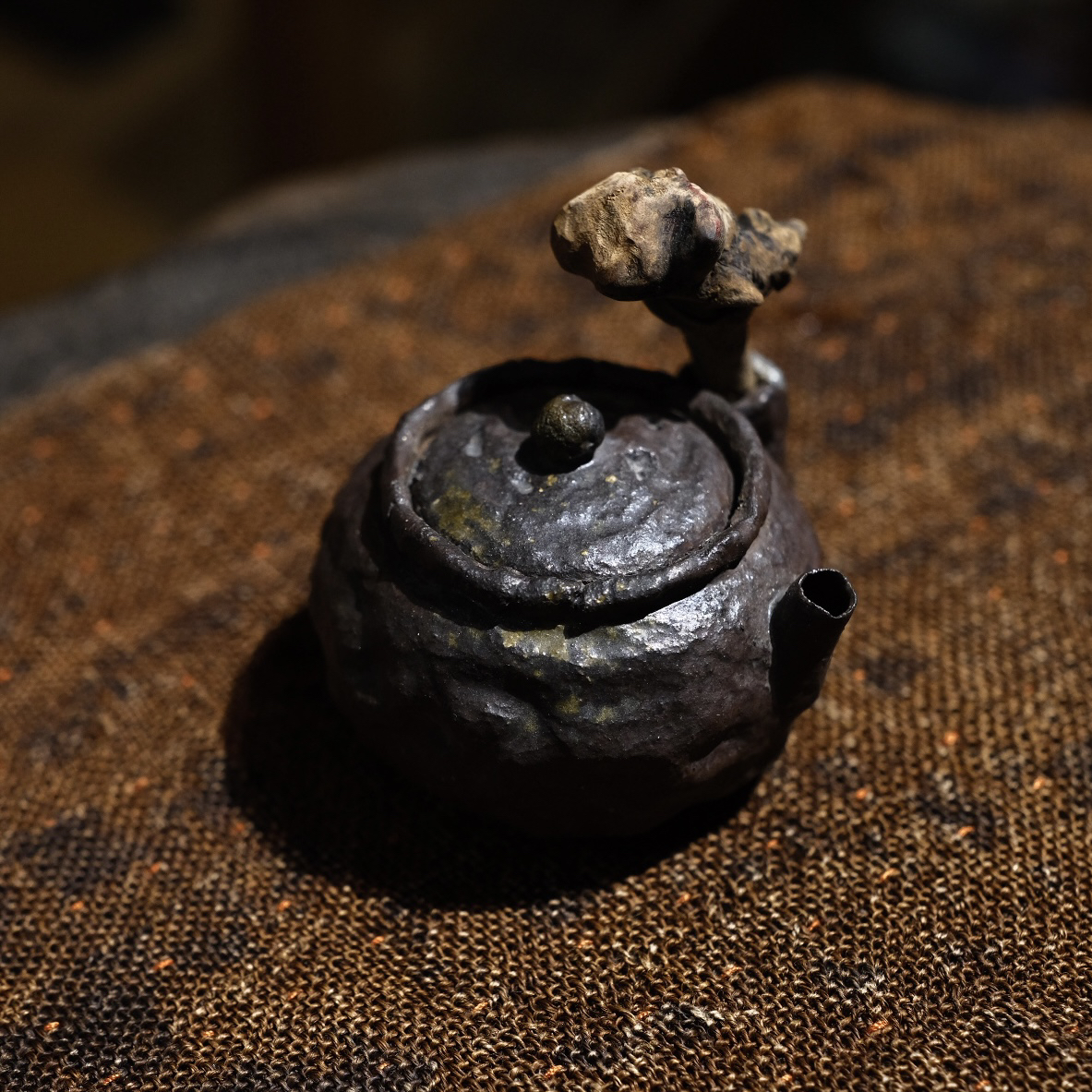 原矿柴烧手捏木把锡饰小壶85ml