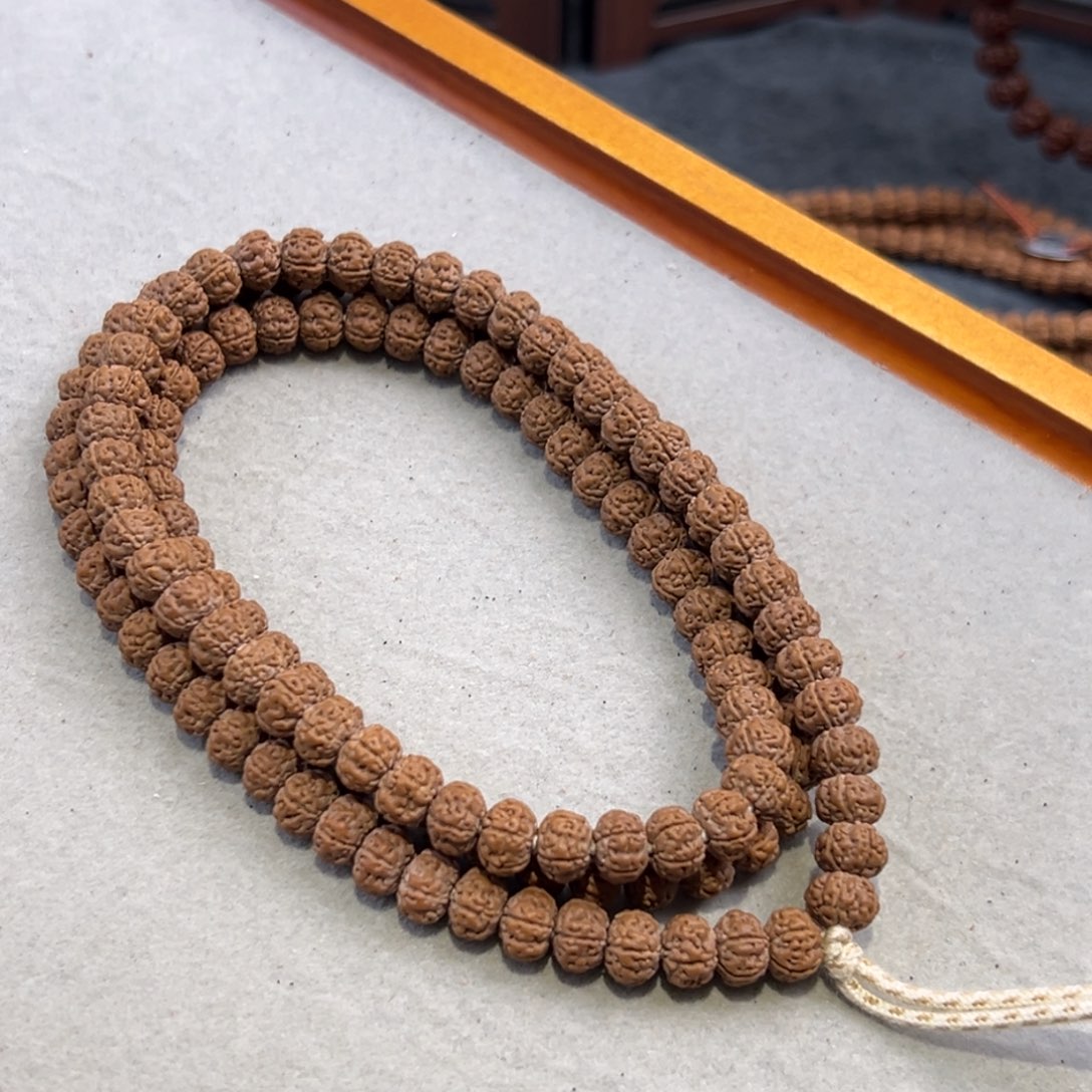 一***╮吊坠金刚菩提纯血勿里达老树王108、