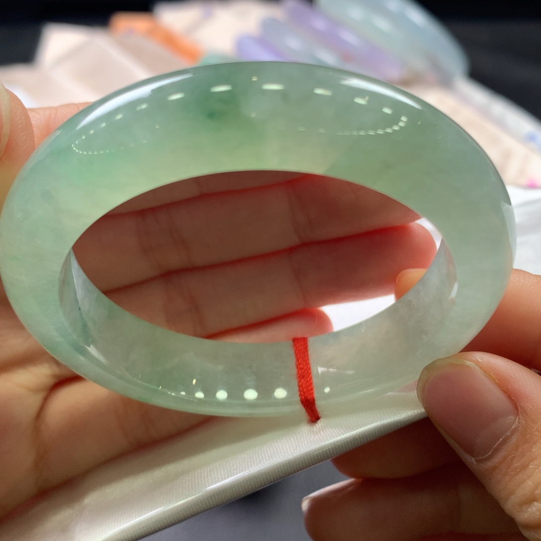 翡翠未镶嵌手镯7号冰湖绿有纹裂