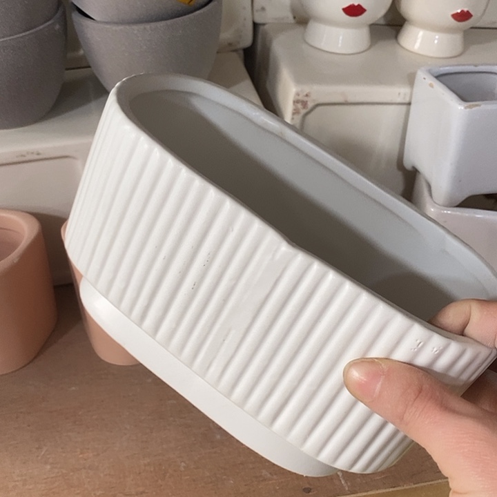 陶盆有孔 瑕疵针孔漏釉介意勿拍外18*10口 外高10