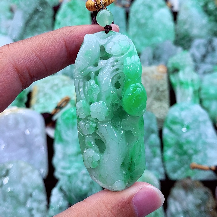 吊坠(不含链)未镶嵌翡翠