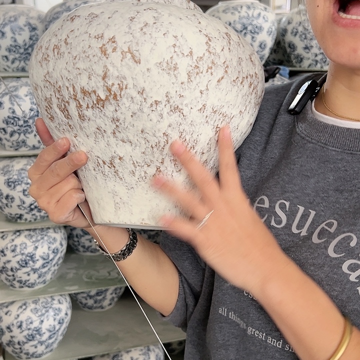 景德镇陶瓷花瓶工厂