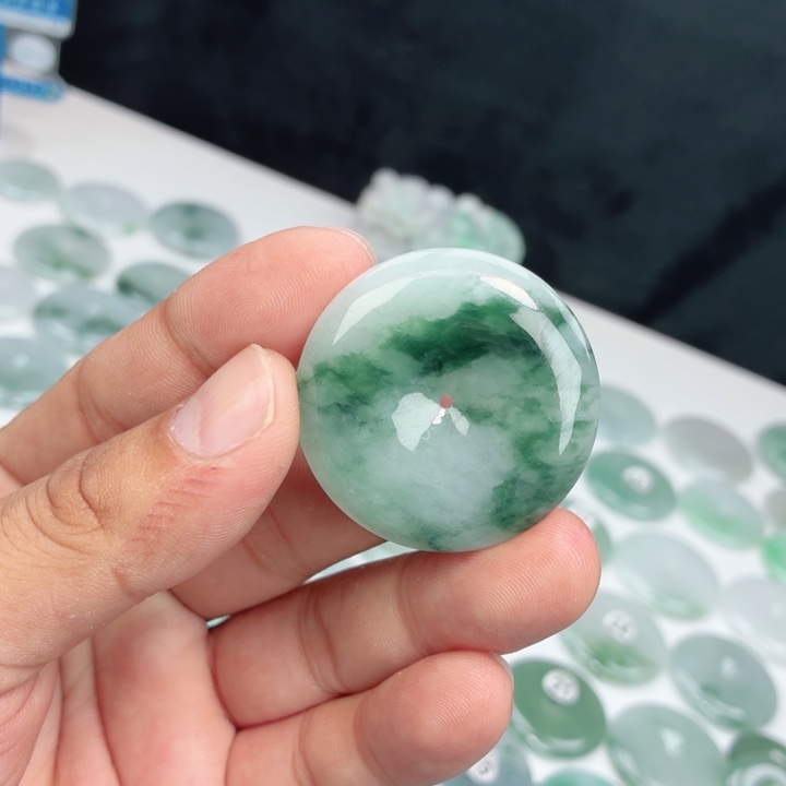 吃***晏翡翠未镶嵌颈饰缅甸天然A货翡翠