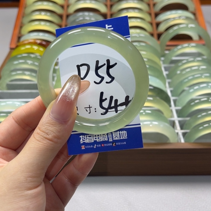 岫玉手镯未镶嵌路*安