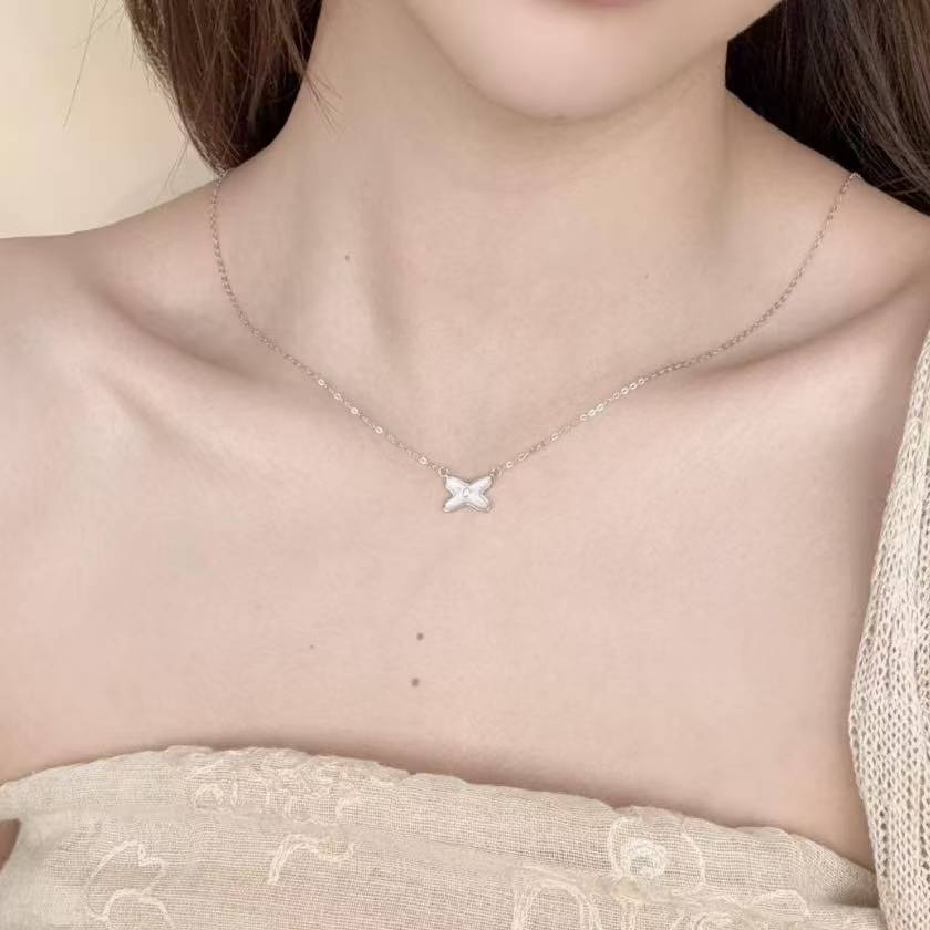 99新 Chaumet/尚美 蔚蓝/白贝母欢缘交叉 项链