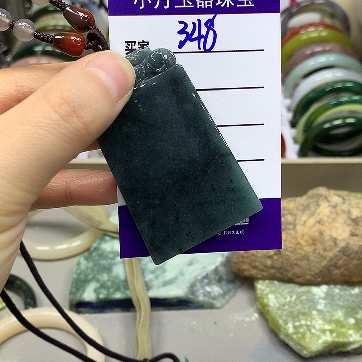 懒***称蛇纹石玉未镶嵌手镯