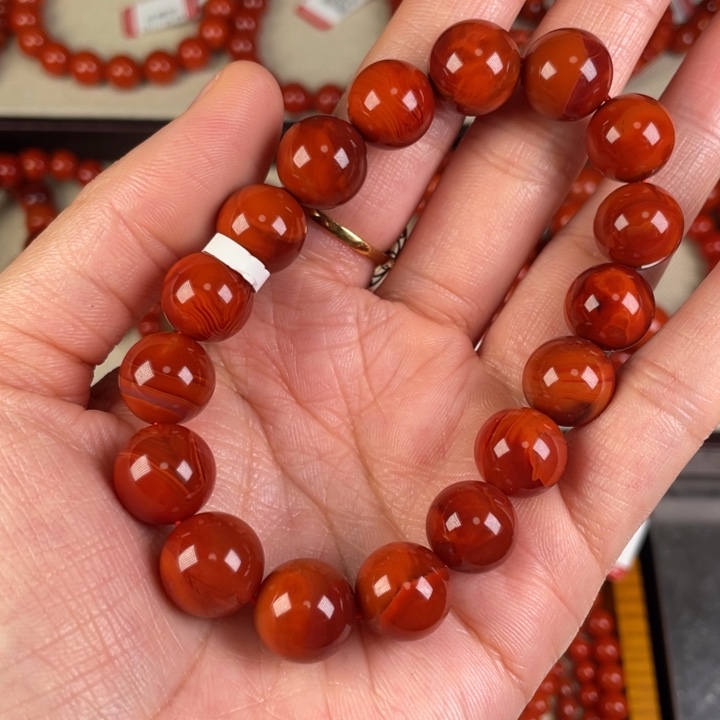 南红玛瑙手链未镶嵌梨***?