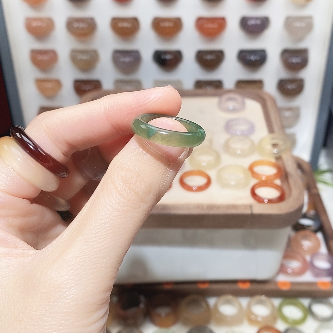 A***a玛瑙/玉髓未镶嵌戒指港15码岫玉福利款不退换