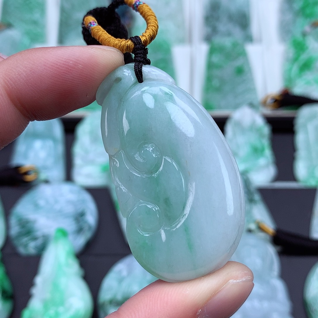 翡翠颈饰未镶嵌翡翠吊坠