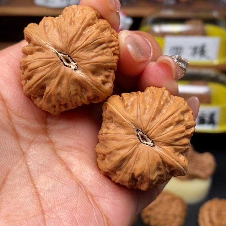 文玩核桃吊坠辻***龙37铁锤