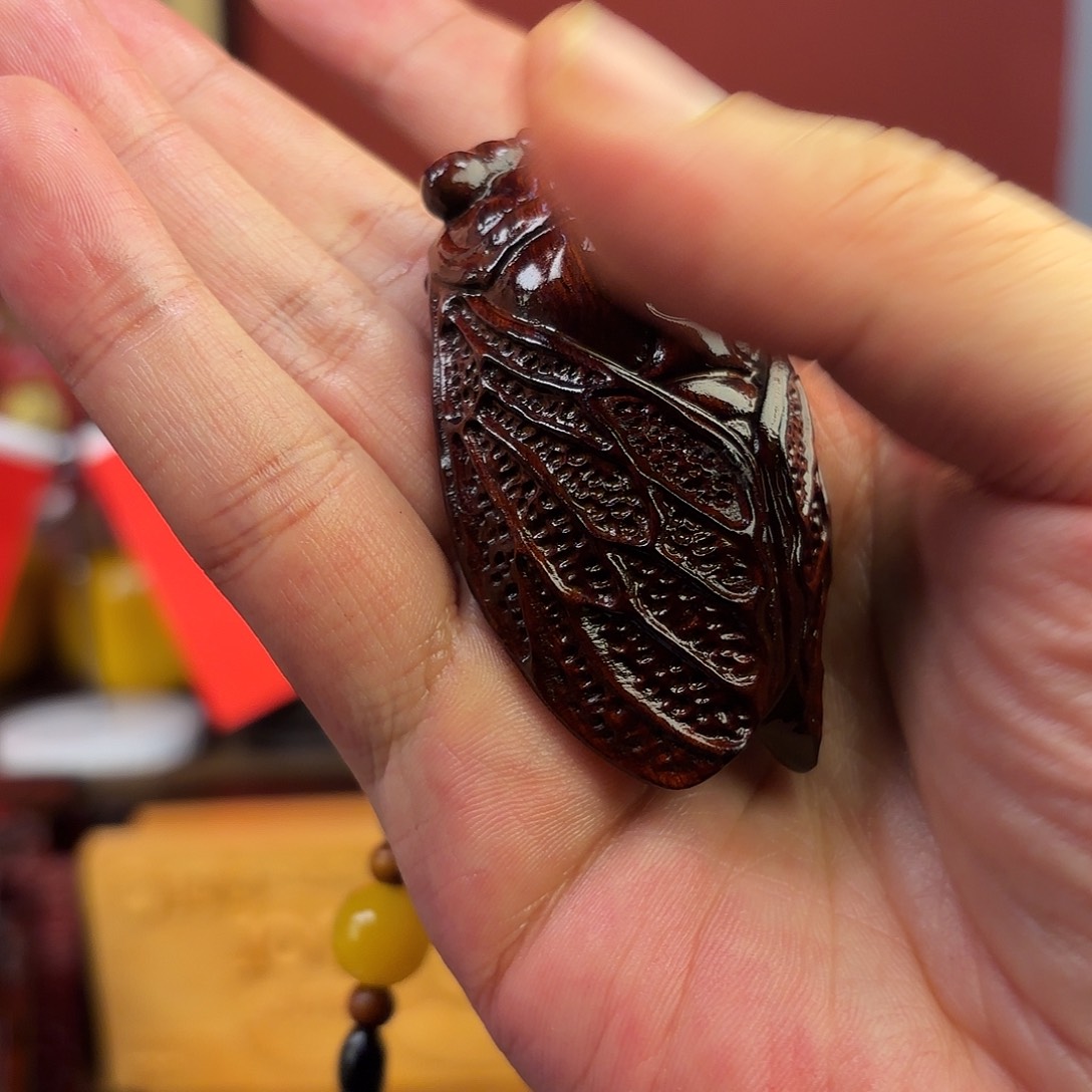 檀香紫檀（小叶紫檀）蝉