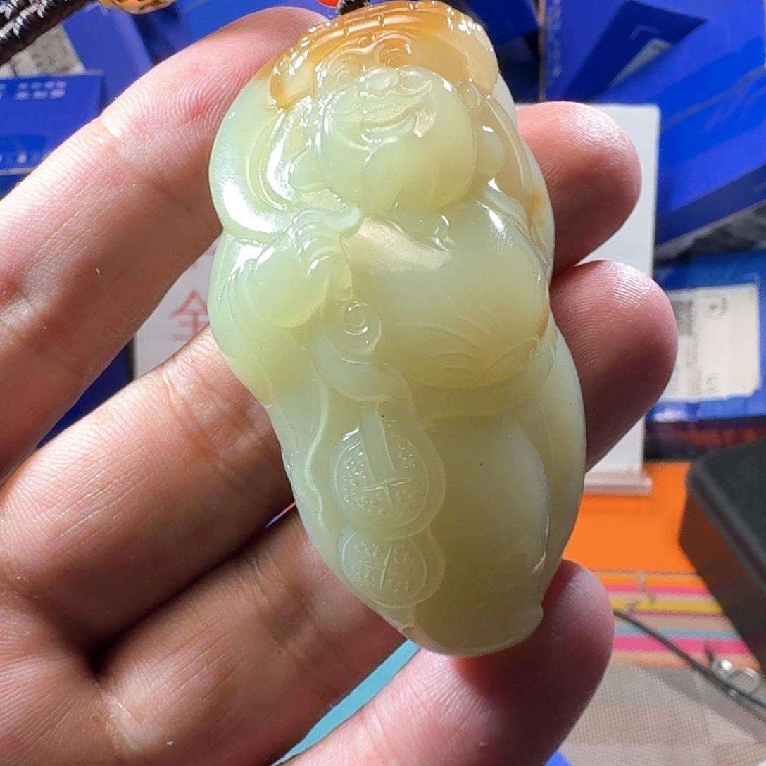 颈饰未镶嵌和田玉（糖玉）