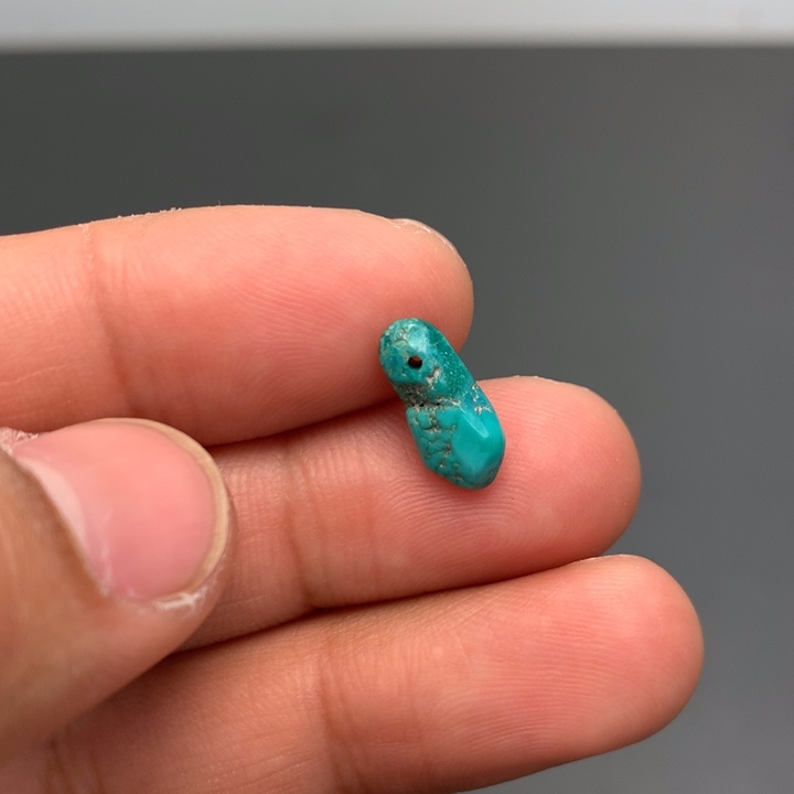 绿松石颈饰未镶嵌