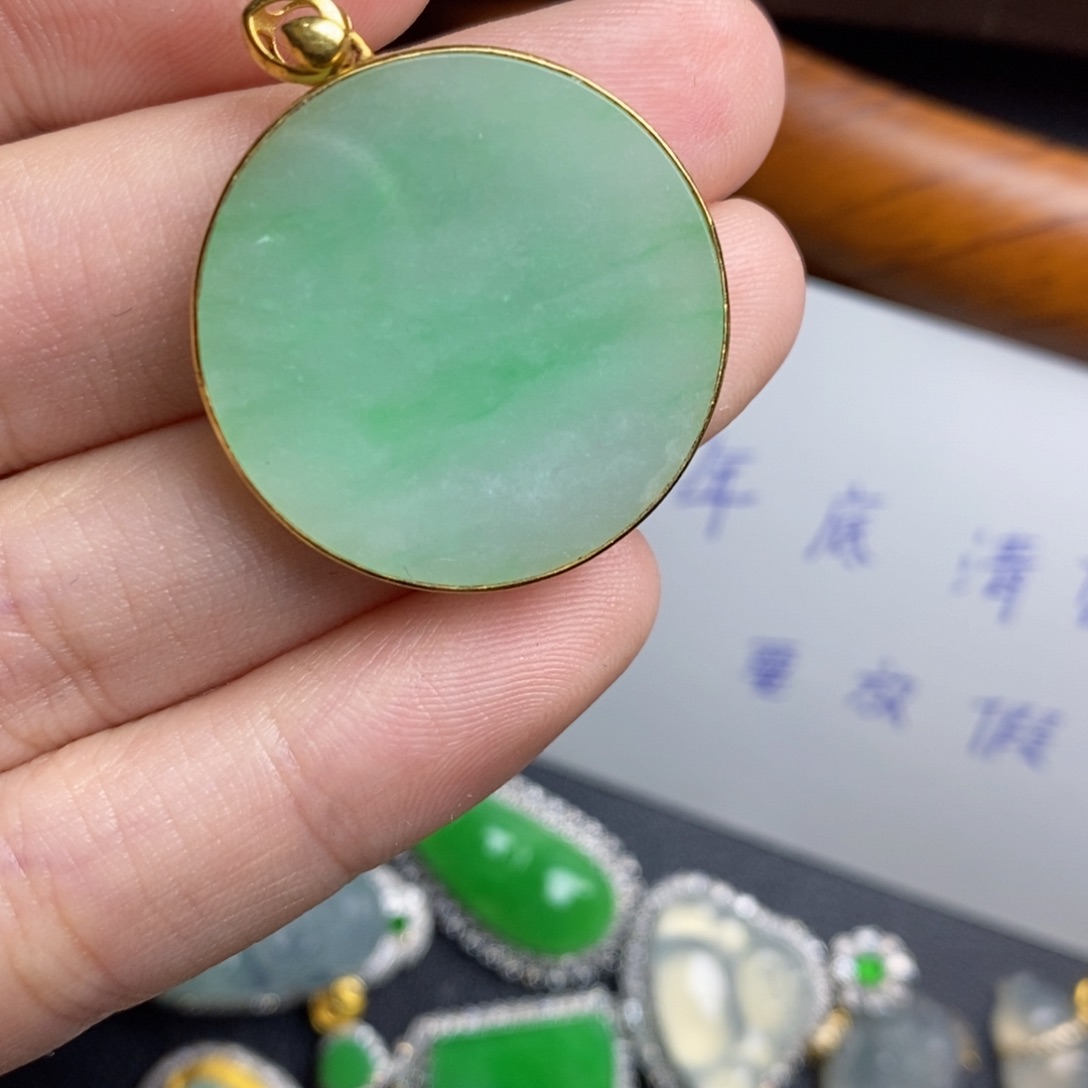 翡翠颈饰18K金镶嵌18Ｋ金无事牌吊坠不退不换