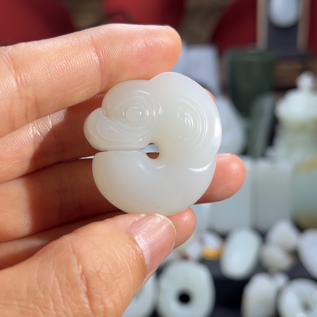 和田玉吊坠(赠链)未镶嵌