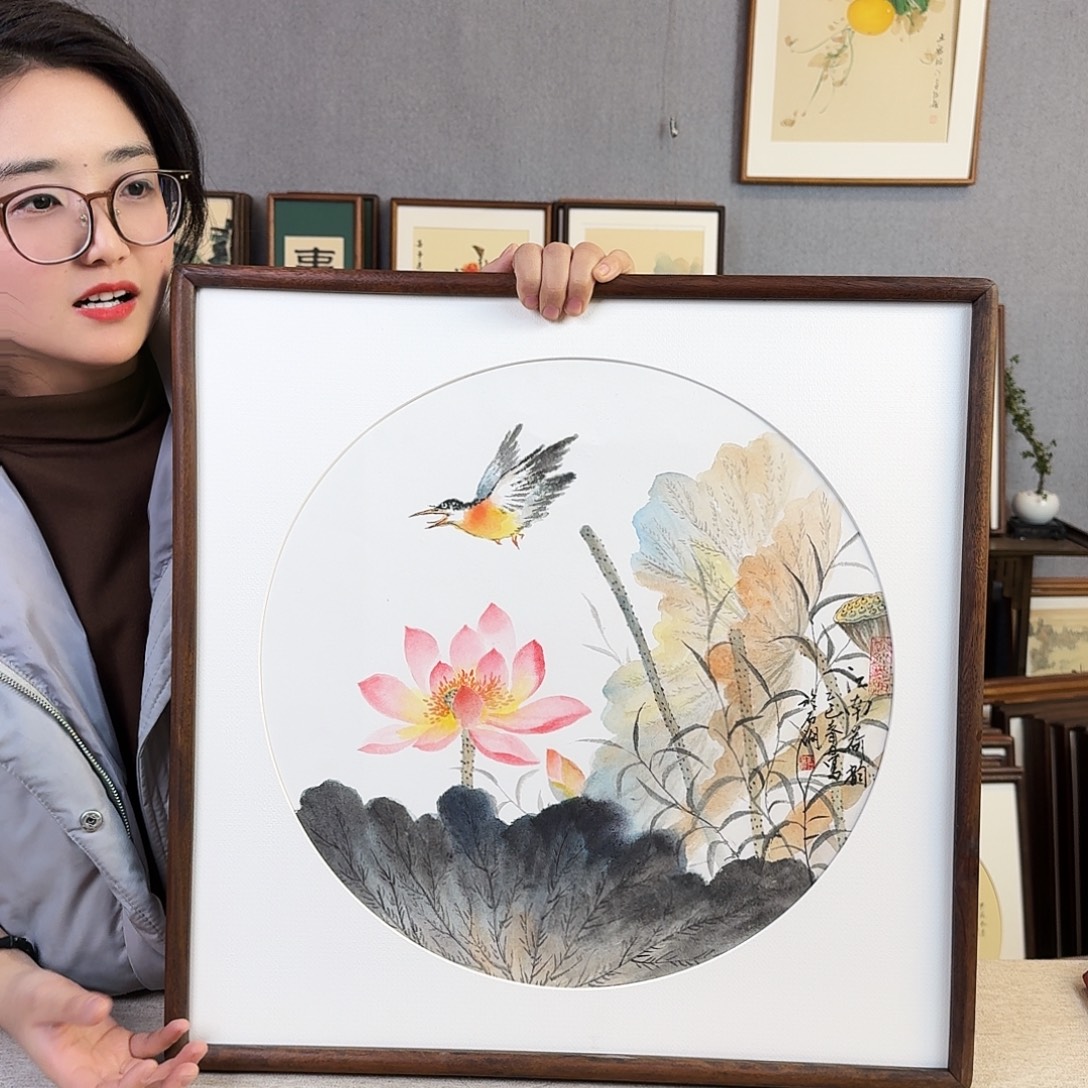 国画手绘带框尺寸： 53*53