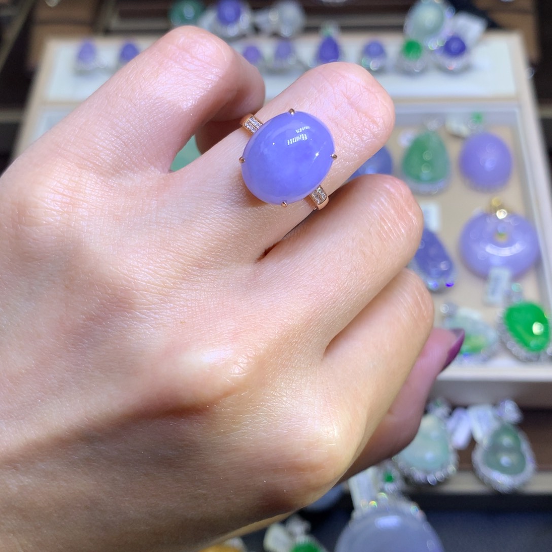 翡翠颈饰18K金镶嵌翡翠