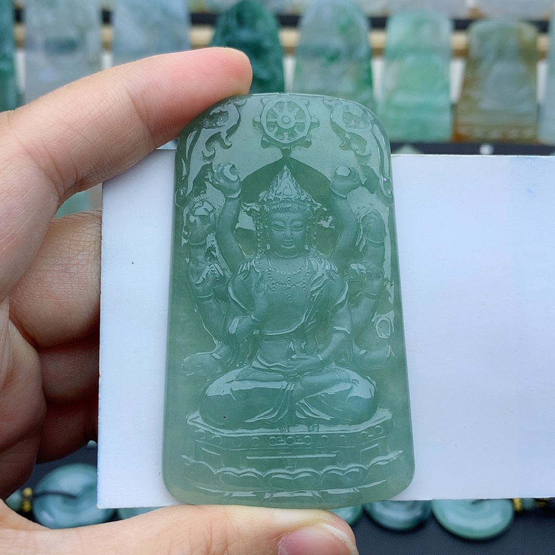 翡翠未镶嵌颈饰千手