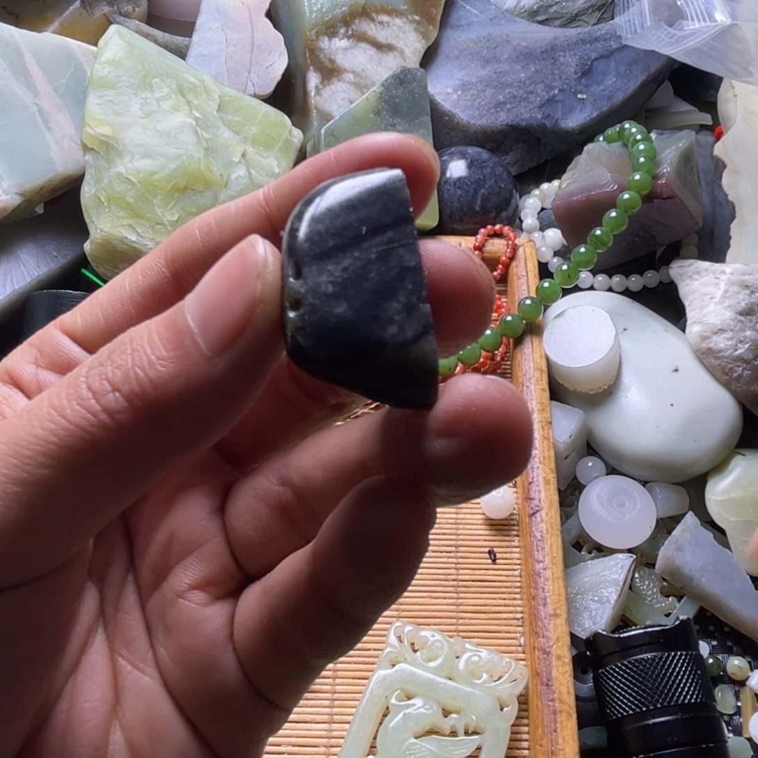 和田玉（糖玉）未镶嵌挂件