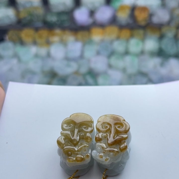 翡翠颈饰未镶嵌貔貅