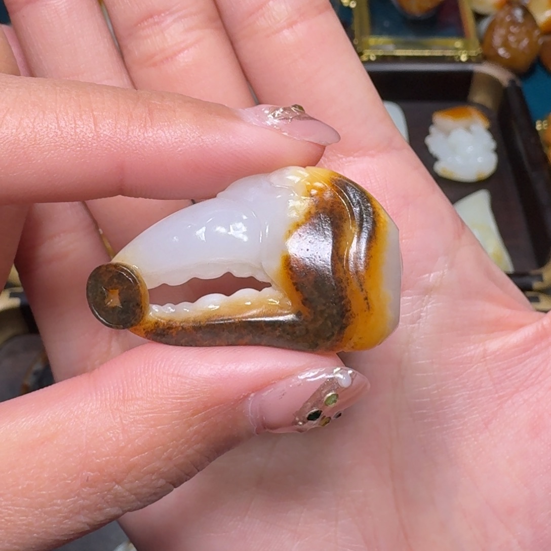 和田玉挂件未镶嵌抓钱