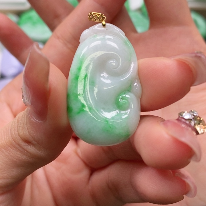 翡翠颈饰未镶嵌吊坠