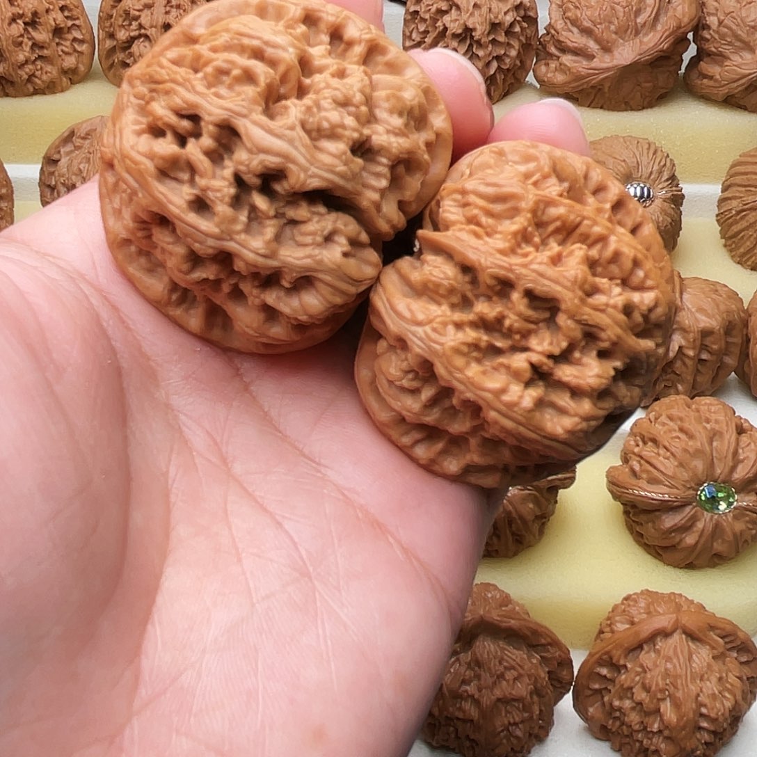 吊坠文玩核桃小*?粗筋46