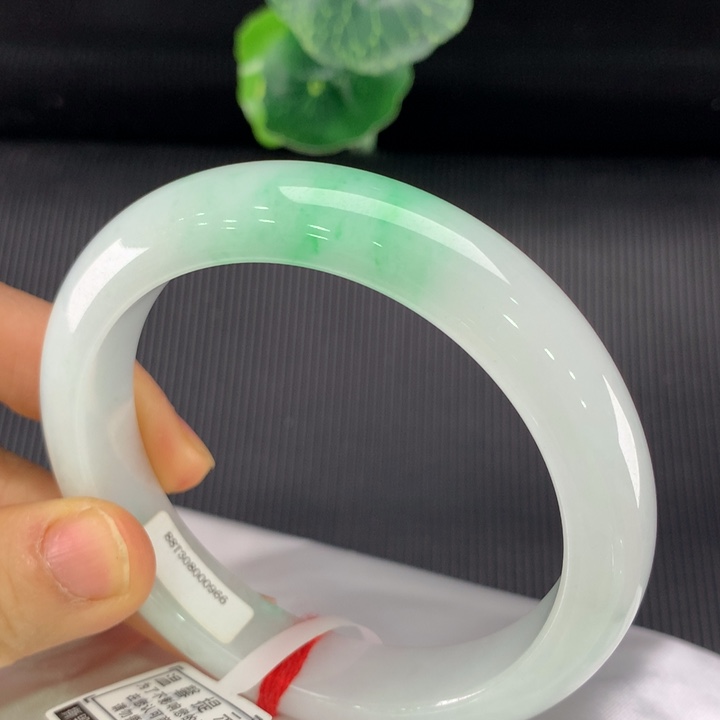 翡翠手镯未镶嵌正圈61