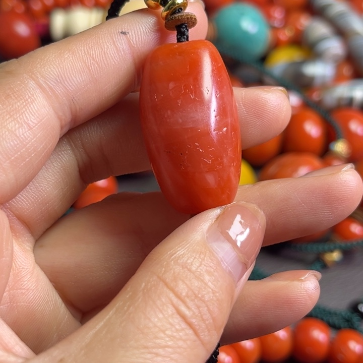 颈饰琉璃蜀*琉璃………….