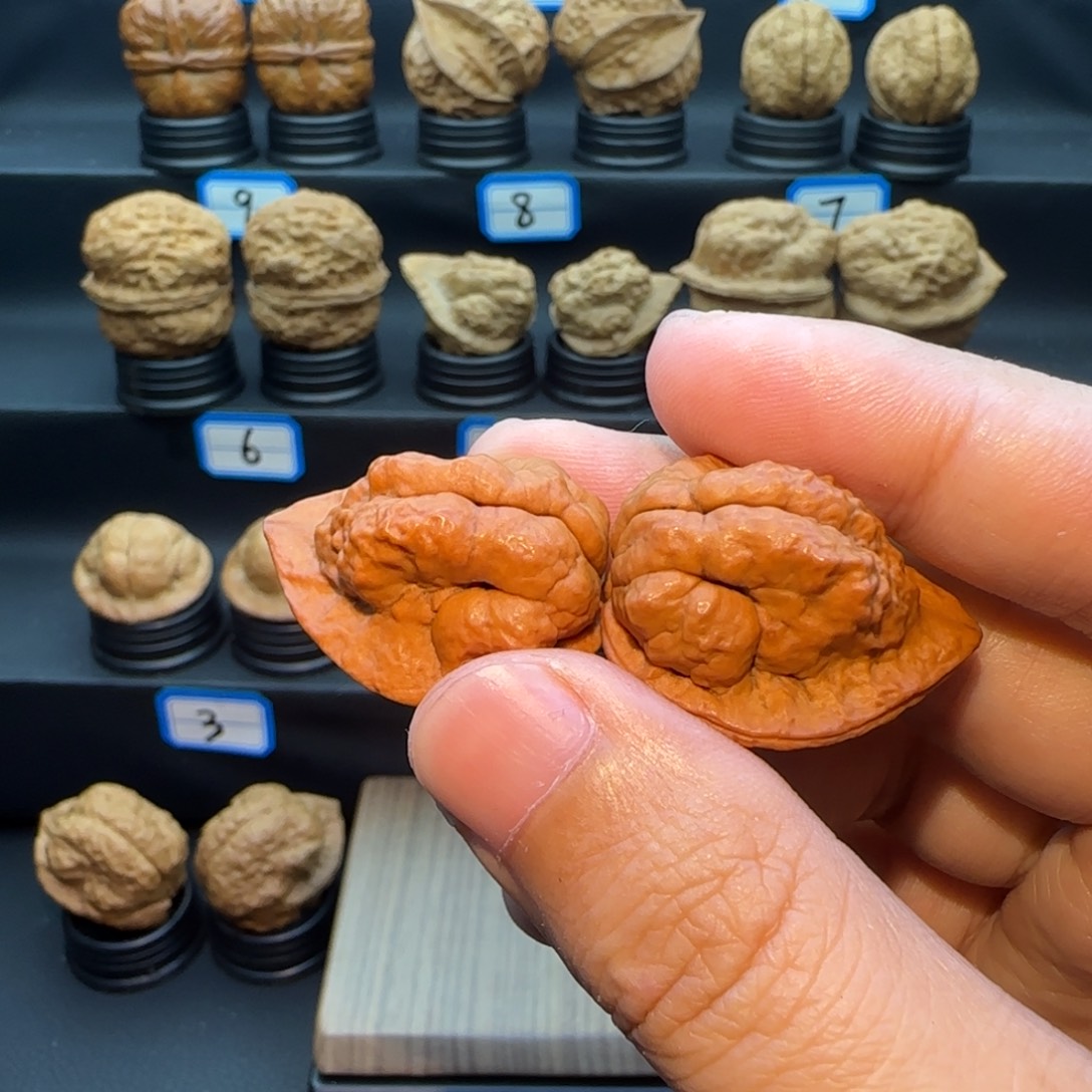 周***y桃核把件小云石观音